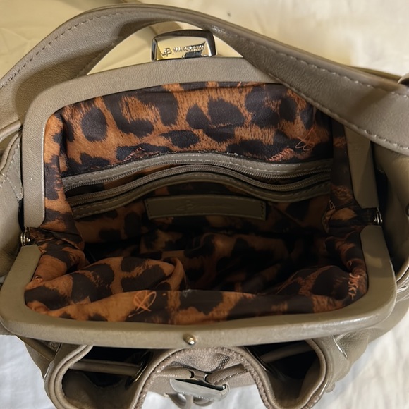 B. Makowsky vintaged drawstring bag! - Picture 4 of 9